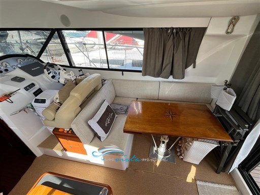 Antares 36 dinette