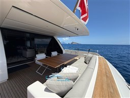 Sanlorenzo 86 cuscineria pozzetto