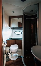 Predator 52 bagno 1