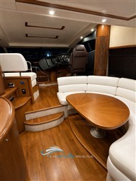 Predator 52  dinette