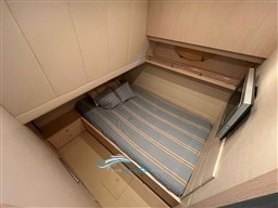 Uniesse 48  camera francese