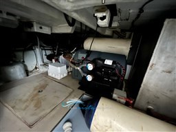 Uniesse 48  sala motori 2