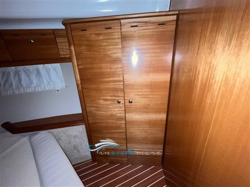 Bavaria 33 armadio 1