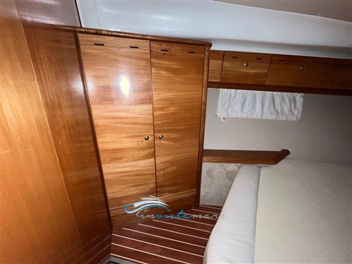 Bavaria 33 armadio