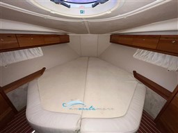 Bavaria 33 camera V prua