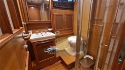 Dolphin 51 bagno