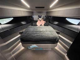 Rizzardi INfive camera V prua 1