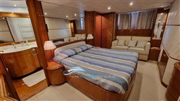 guy couach 22 camera vista 2