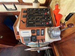 Navarcantieri 46 guida