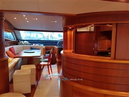 Cayman 62  interno