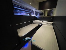 Blu Martin 52 camera doppia