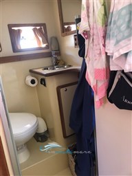 Oceanis 32 bagno