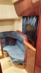 Targa 43  divano e tv