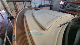 Dolphin 51 prendisole prua