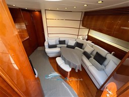Pershing 50  dinette 2
