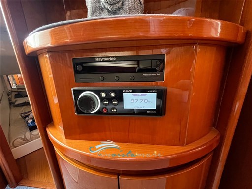 Pershing 50  radio