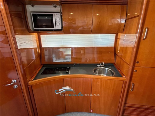 Pershing 50  cucina