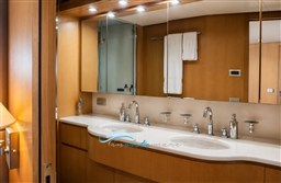 Sanlorenzo 108 bagno