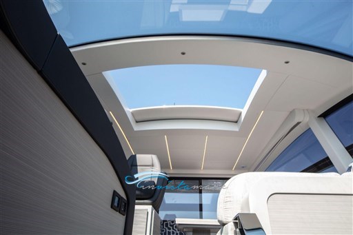 Pershing 62 particolare