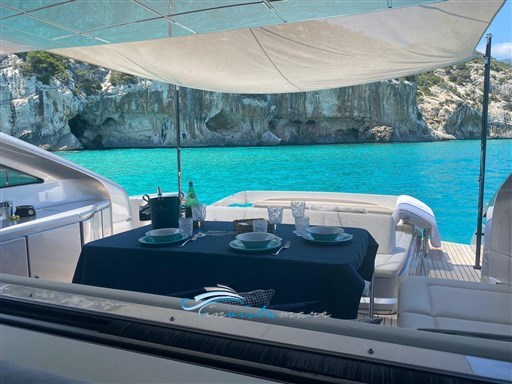 Pershing 62 pozzetto