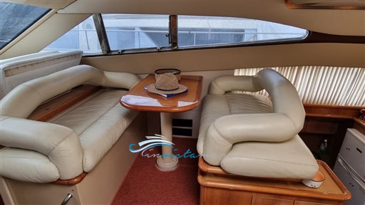 Ferretti 46 divanetti