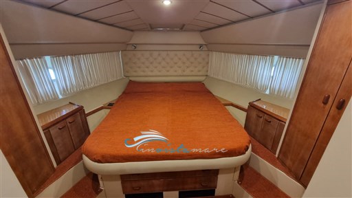 Ferretti 46 camera matrimoniale