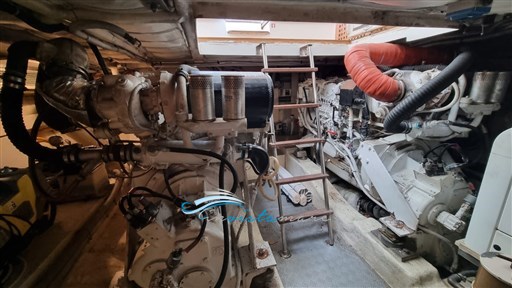 Ferretti 46 sala macchine 2