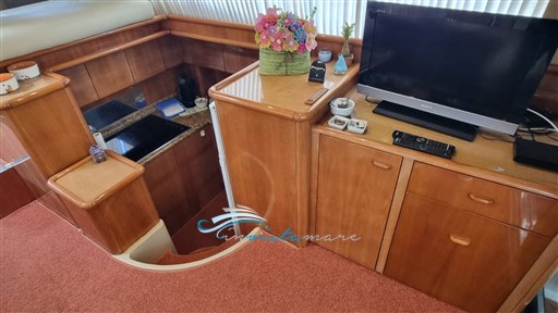 Ferretti 46 cucina 