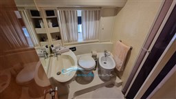 Ferretti 46 bagno