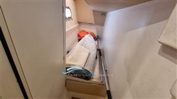 Ferretti 46 letto equipaggio