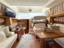 Prestige 42 interno