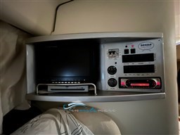 Oyster 30  tv e lettore