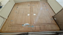 Mochi 42 teak pozzetto