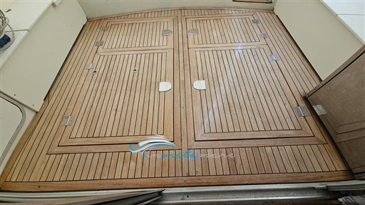Mochi 42 teak pozzetto
