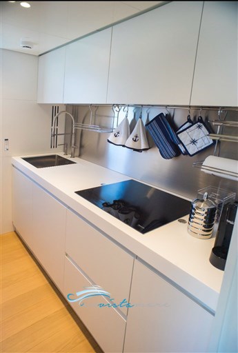 Cranchi 78 cucina