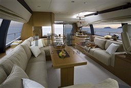 yacht-ferretti-idea-zona-relax-f2xytz.jpg