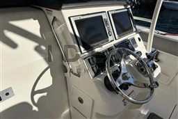 2010-boston-whaler-370-outrage-power-10104708-20260307073133013-11.jpeg
