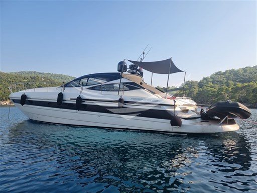Pershing 52'
