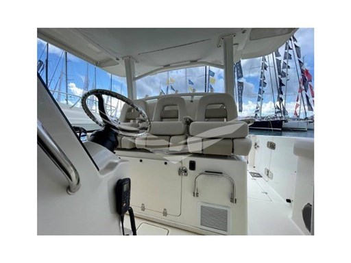 boston-whaler-380-outrage-29143110222967505166546755654568x