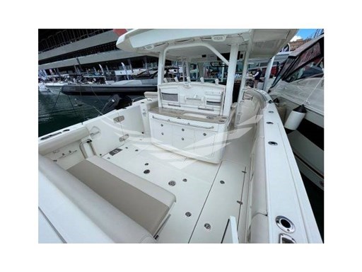 boston-whaler-380-outrage-29149110222967505166564954524548x