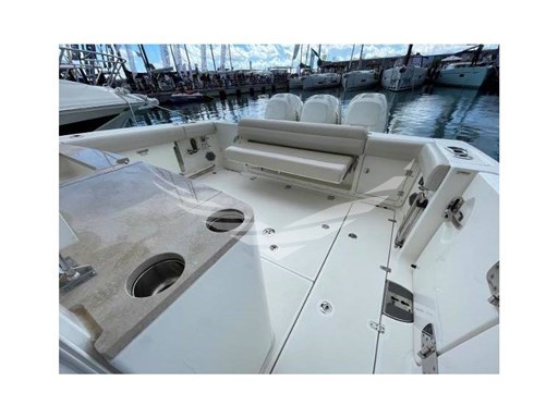 boston-whaler-380-outrage-29139110222967505166536665694566x