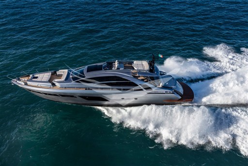 Pershing 8x