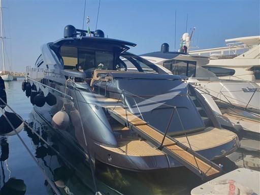 Pershing 70