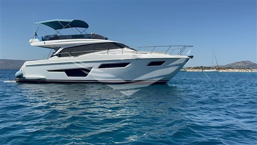 Ferretti Yachts 500