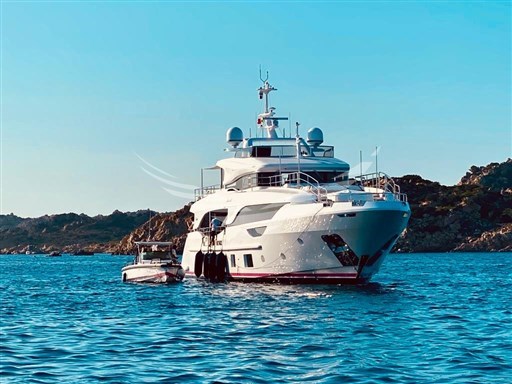 Benetti Delfino 95