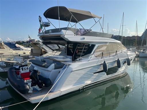 Ferretti Yachts 500