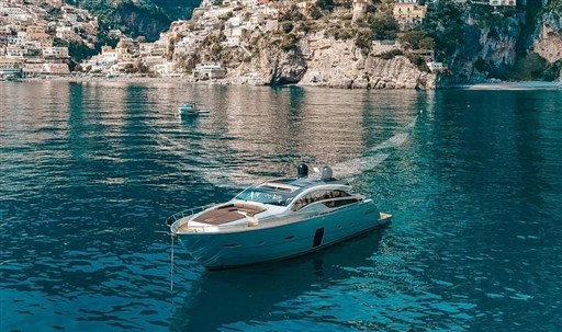 Pershing 80'