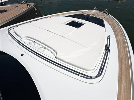 Riva_Rivale_56_bianco_14.jpeg