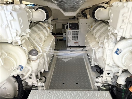 Riva_Rivale_56_bianco_24.jpeg
