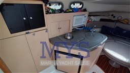 Boston Whaler 28 Conquest (11)